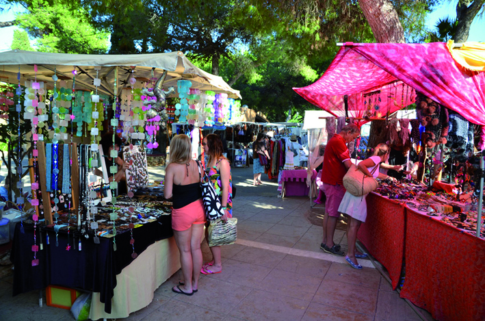 Ibiza-fun-rentacar_Hippy Markets